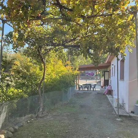 Beautiful 3 Bedr House In With Fireplace *