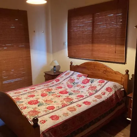 Beautiful 3 Bedr House In With Fireplace בית נופש