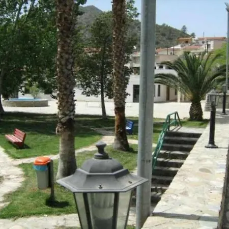 Hébergement de vacances Beautiful 3 Bedr House In With Fireplace