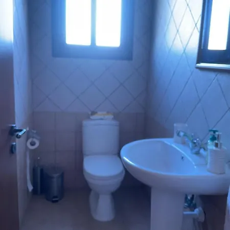 בית נופש Beautiful 3 Bedr House In With Fireplace