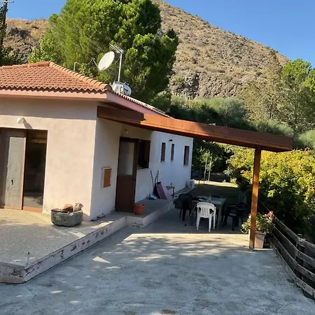 Beautiful 3 Bedr House In With Fireplace Hébergement de vacances Arakapas