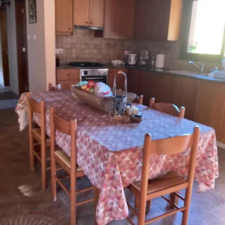 Beautiful 3 Bedr House In With Fireplace Arakapas